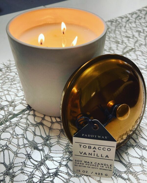 HYGGE Tobacco & Vanilla 425g Paddywax sviečka
