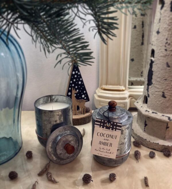 HOMESTEAD Coconut & Amber 340g Paddywax sviečka